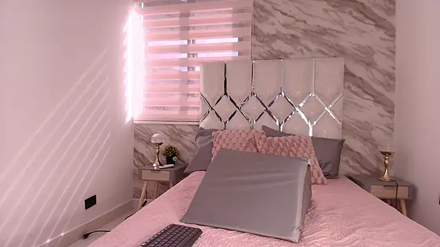 ellisrossi online show from 11/26/25, 07:14