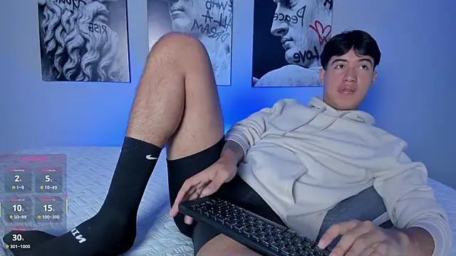 Snapshot of PabloCast_ chatting on 12/15/25, 11:27 PabloCast online show from 12/15/25, 11:27