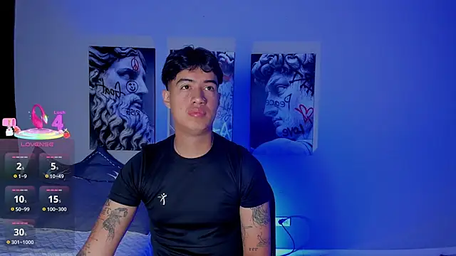 Snapshot of PabloCast_ chatting on 10/31/25, 11:29 PabloCast online show from 10/31/25, 11:29