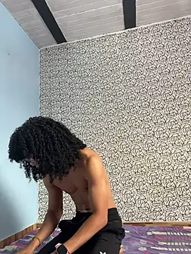 Snapshot of Ethan_troya chatting on 10/25/25, 12:17 Ethan troya online show from 10/25/25, 12:17