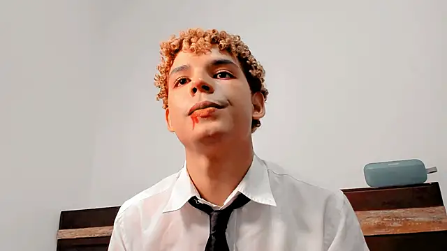 Snapshot of Daark_Eros chatting on 10/27/25, 11:05 Daark Eros online show from 10/27/25, 11:05
