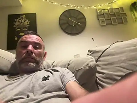 plymouthlad82 online show from 05/06/26, 10:47