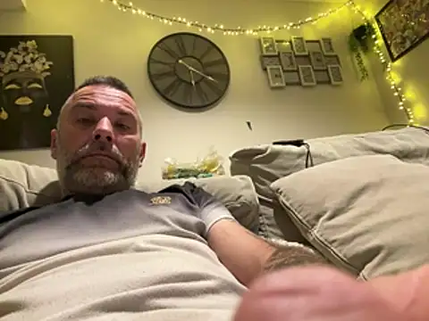 plymouthlad82 online show from 04/22/26, 10:16