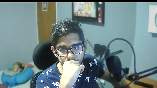 Snapshot of MoAntoMora chatting on 11/05/25, 10:24 MoAntoMora online show from 11/05/25, 10:24