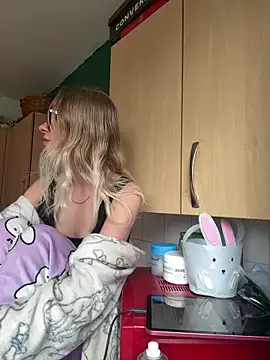 Lilbratofficial online show from 04/16/26, 10:38