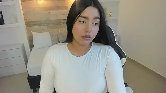 adrianna rosse online show from 10/29/25, 12:15