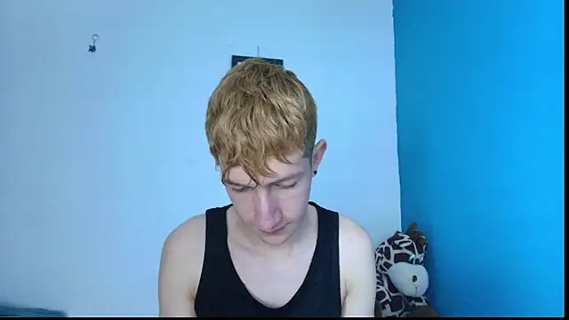 Snapshot of Erick_Taylor3 chatting on 04/19/26, 06:32 Erick Taylor3 online show from 04/19/26, 06:32