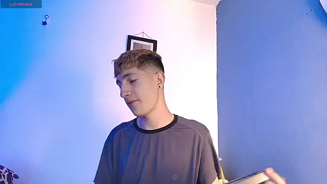 Snapshot of Erick_Taylor3 chatting on 05/23/26, 08:08 Erick Taylor3 online show from 05/23/26, 08:08