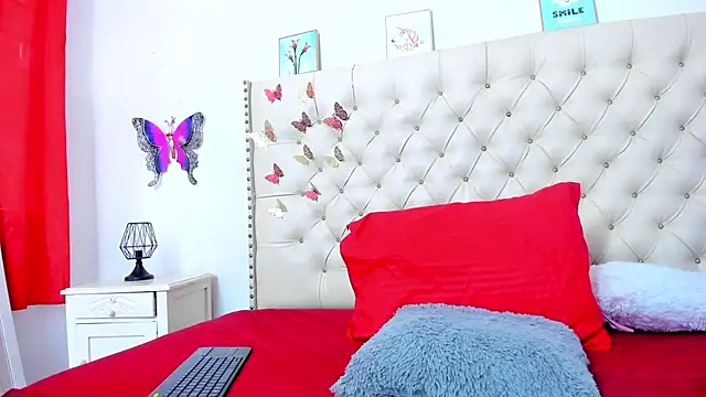 Snapshot of celena_wonder chatting on 12/14/25, 06:57 celena wonder online show from 12/14/25, 06:57