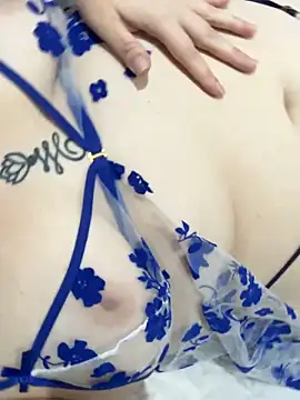 Rheetnena1 online show from 02/12/26, 12:43