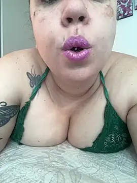 Snapshot of Rheetnena1 chatting on 04/19/26, 01:56 Rheetnena1 online show from 04/19/26, 01:56