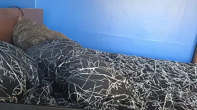 TsZoey13 online show from 11/15/25, 08:24