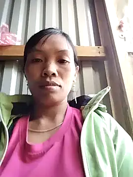 Snapshot of dinnavi chatting on 10/23/25, 01:48 dinnavi online show from 10/23/25, 01:48