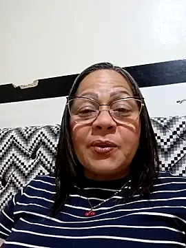 Snapshot of milf_Anguie50 chatting on 10/23/25, 03:05 milf Anguie50 online show from 10/23/25, 03:05
