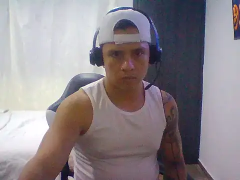 Snapshot of JuanPabloBocanegra chatting on 10/23/25, 05:28 JuanPabloBocanegra online show from 10/23/25, 05:28