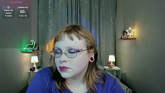 LottieReed online show from 10/31/25, 05:09