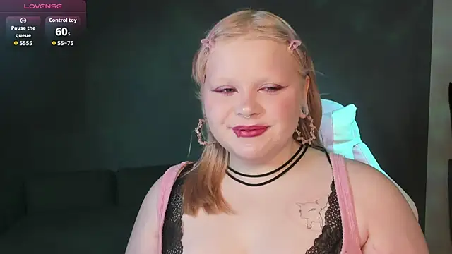 LottieReed online show from 05/24/26, 07:19