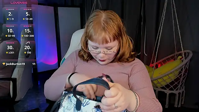 LottieReed online show from 11/29/25, 04:51