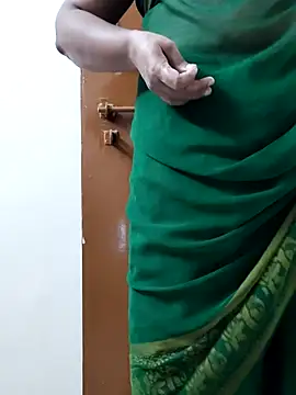 Snapshot of tamilammu1431 chatting on 07/08/26, 02:07 tamilammu1431 online show from 07/08/26, 02:07