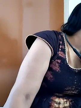 Snapshot of tamilammu1431 chatting on 06/25/26, 06:51 tamilammu1431 online show from 06/25/26, 06:51