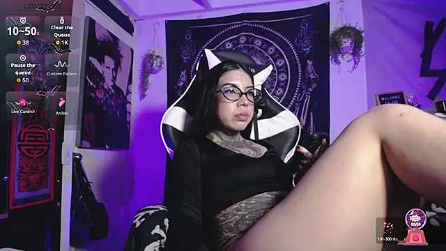 Dalia Vorhees online show from 10/28/25, 01:28