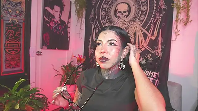 Dalia Vorhees online show from 05/26/26, 01:15