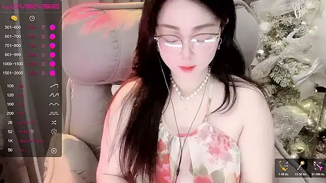 Snapshot of Monica-666888- chatting on 06/26/26, 04:35 Monica-666888- online show from 06/26/26, 04:35