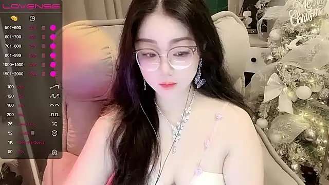 Snapshot of Monica-666888- chatting on 07/09/26, 04:39 Monica-666888- online show from 07/09/26, 04:39