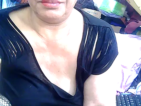 Snapshot of Sweetpinay_mature chatting on 07/14/26, 01:38 Sweetpinay mature online show from 07/14/26, 01:38