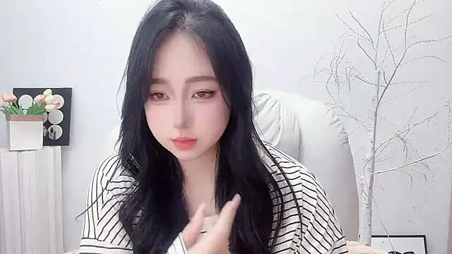 Love-hanzaizai718 online show from 12/17/25, 03:17