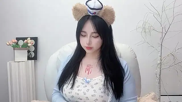 Love-hanzaizai718 online show from 11/26/25, 02:06