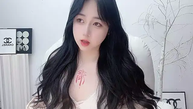 Love-hanzaizai718 online show from 11/14/25, 12:20