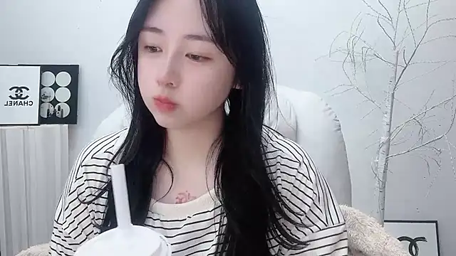 Love-hanzaizai718 online show from 11/15/25, 01:04