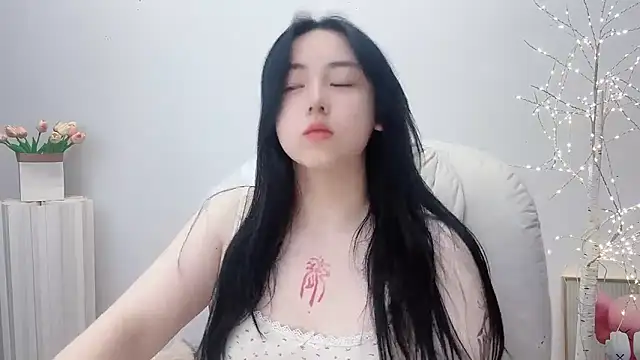 Love-hanzaizai718 online show from 11/10/25, 08:14