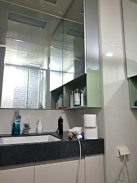 yanonam online show from 10/23/25, 06:28