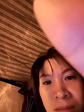 Cherry Le02 online show from 10/26/25, 04:40