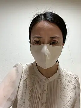 momo 0012 online show from 10/24/25, 02:43