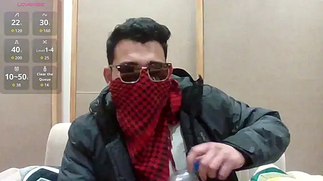 Snapshot of Besharam69 chatting on 12/19/25, 03:58 Besharam69 online show from 12/19/25, 03:58