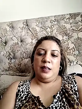 Snapshot of IndianLara chatting on 11/03/25, 09:35 IndianLara online show from 11/03/25, 09:35