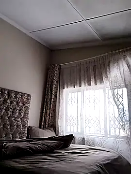 Snapshot of IndianLara chatting on 11/14/25, 10:41 IndianLara online show from 11/14/25, 10:41