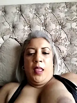 Snapshot of IndianLara chatting on 11/22/25, 02:16 IndianLara online show from 11/22/25, 02:16