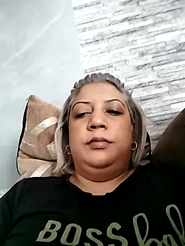 Snapshot of IndianLara chatting on 11/25/25, 04:35 IndianLara online show from 11/25/25, 04:35