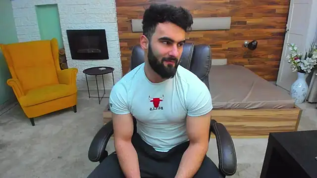 Snapshot of MicahLane chatting on 12/18/25, 05:01 MicahLane online show from 12/18/25, 05:01