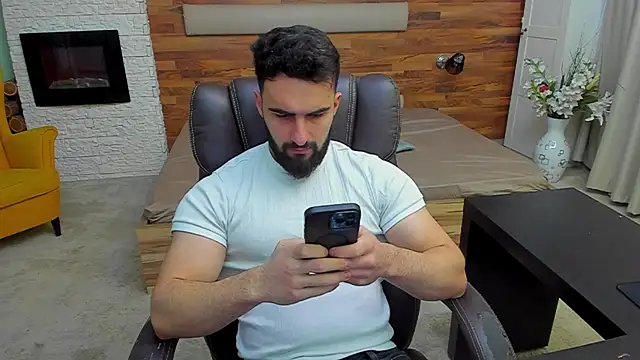 Snapshot of MicahLane chatting on 02/07/26, 05:37 MicahLane online show from 02/07/26, 05:37