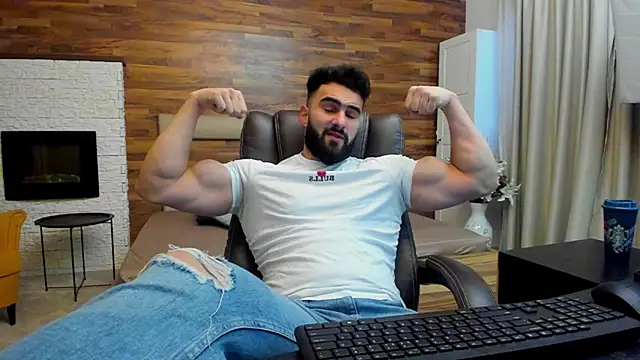 Snapshot of MicahLane chatting on 11/24/25, 05:29 MicahLane online show from 11/24/25, 05:29