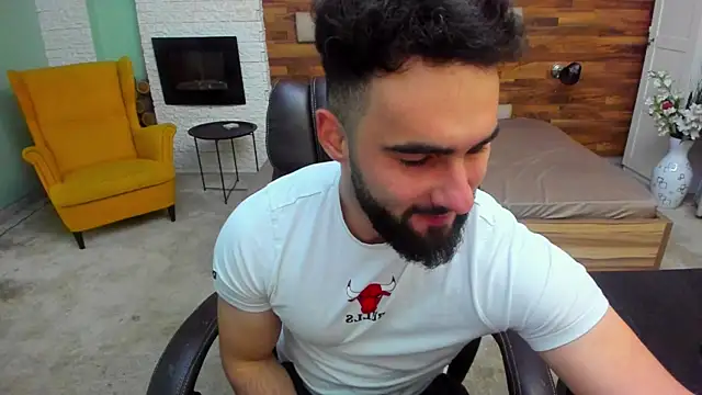 Snapshot of MicahLane chatting on 12/23/25, 05:29 MicahLane online show from 12/23/25, 05:29