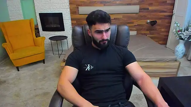 Snapshot of MicahLane chatting on 11/26/25, 05:18 MicahLane online show from 11/26/25, 05:18