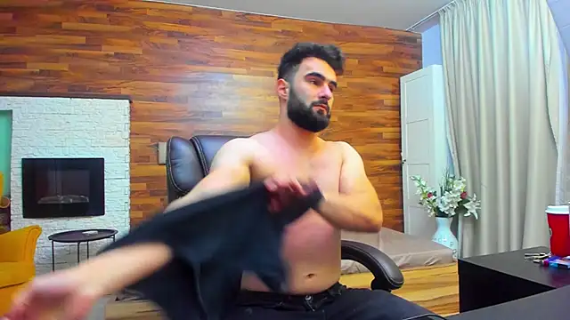 Snapshot of MicahLane chatting on 12/15/25, 05:46 MicahLane online show from 12/15/25, 05:46