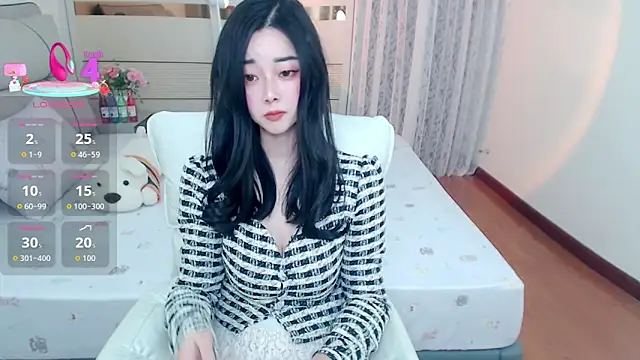 Xiaodie-baby online show from 11/23/25, 12:04