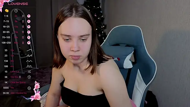 LunaDreeam online show from 12/15/25, 03:40